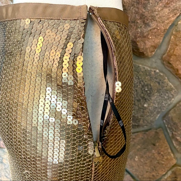 Beautiful Bedo brand sequin skirt. Pretty gold colour. - Picture 4 of 6